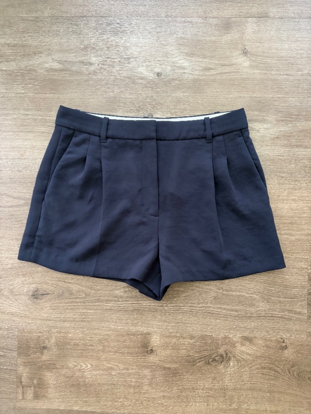 Aritzia Effortless Short (Mini)